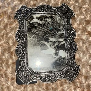 NWOT Chestnut Lane pewter like silver toned desktop tabletop photo picture frame